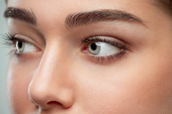 Strahlende Augen für einen selbstbewussten Auftritt – Tipps für die optimale Augenpflege