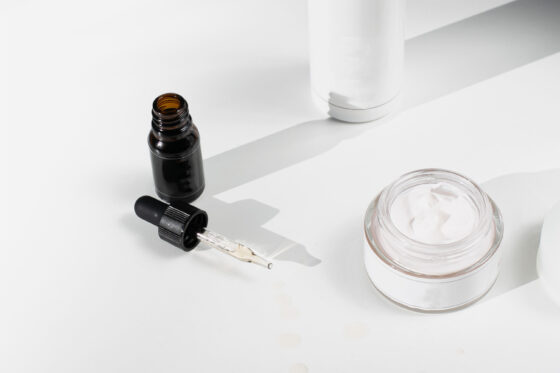 Wie kann ich selbst Naturkosmetik herstellen und welche Zutaten benötige ich?