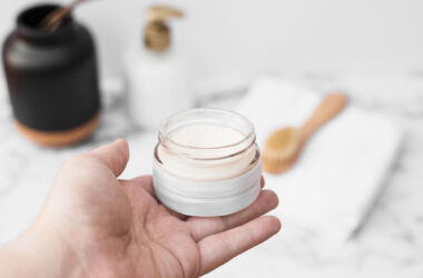 Selbstgemachte Augencreme: Natürliche Pflege für die empfindliche Augenpartie