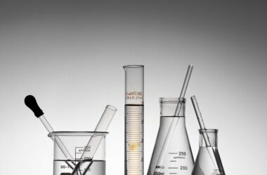 Chemie in der Kosmetik: Verstehen, was sich hinter den Inhaltsstoffen verbirgt